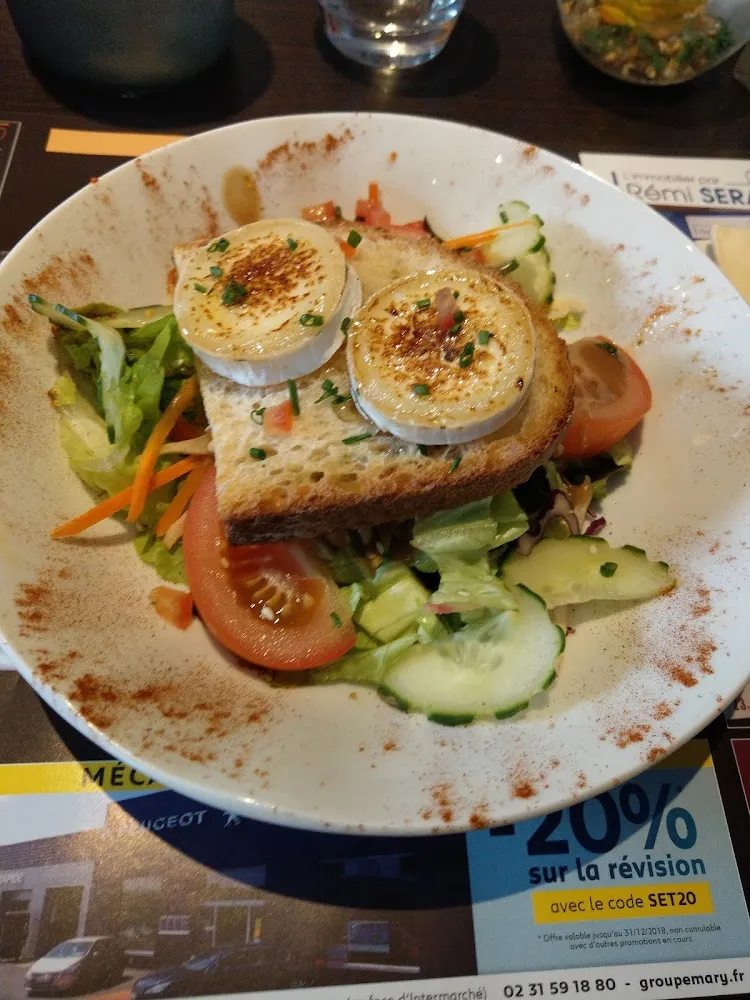 Salade de Chèvre Chaud Miel Et Céréales